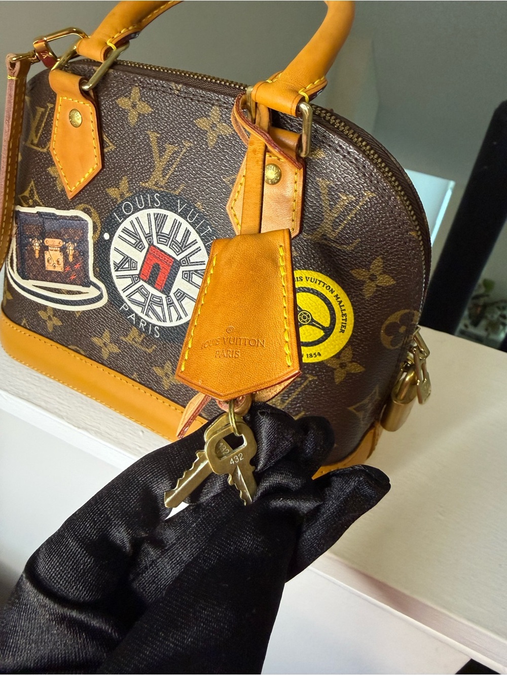 Limited Edition World Tour Louis Vuitton Monogram Alma BB - Picture 5 of 9